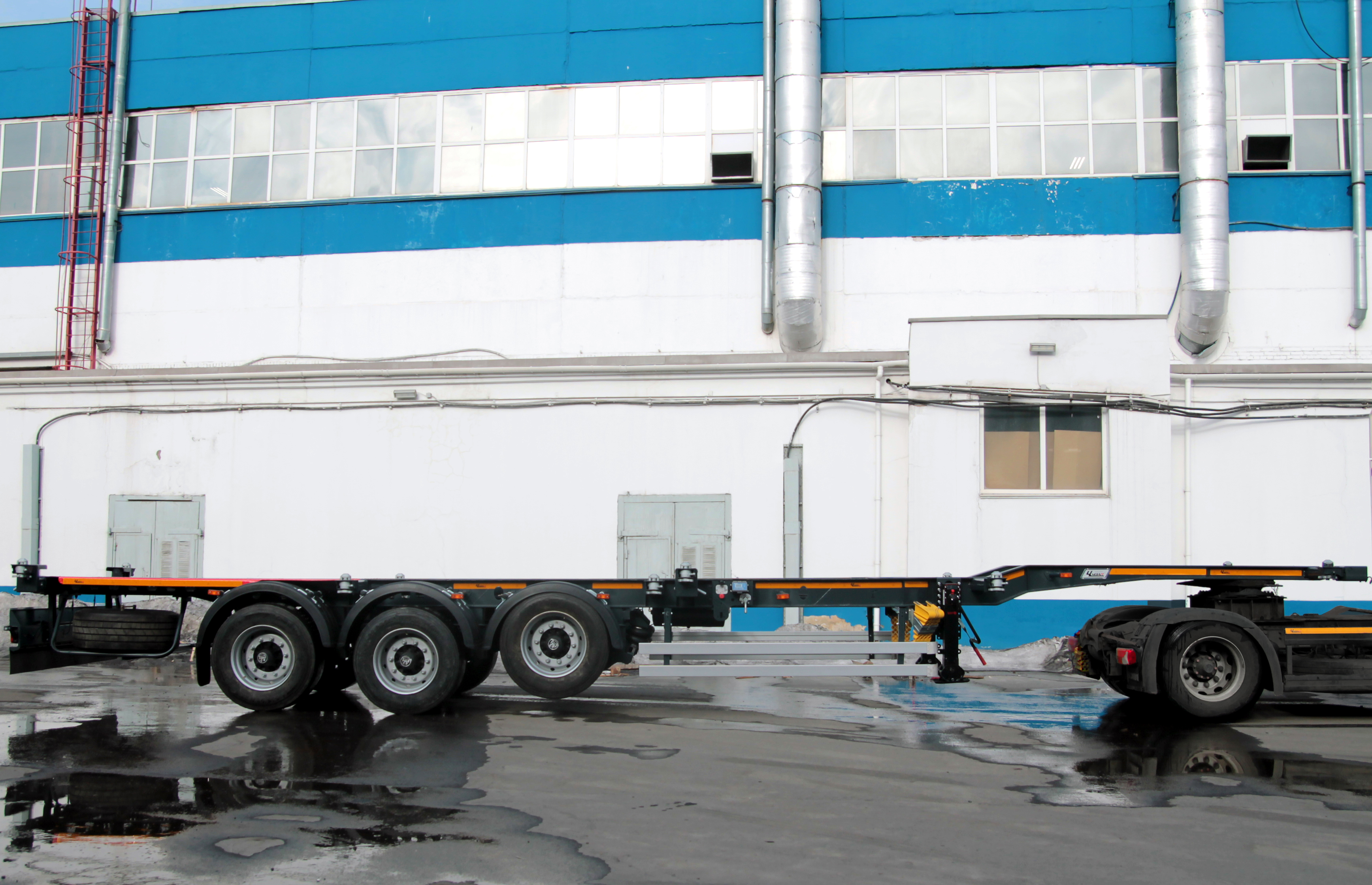Полуприцеп контейнеровоз ЧМЗАП 9911-053-ПЛ/ПЛБ