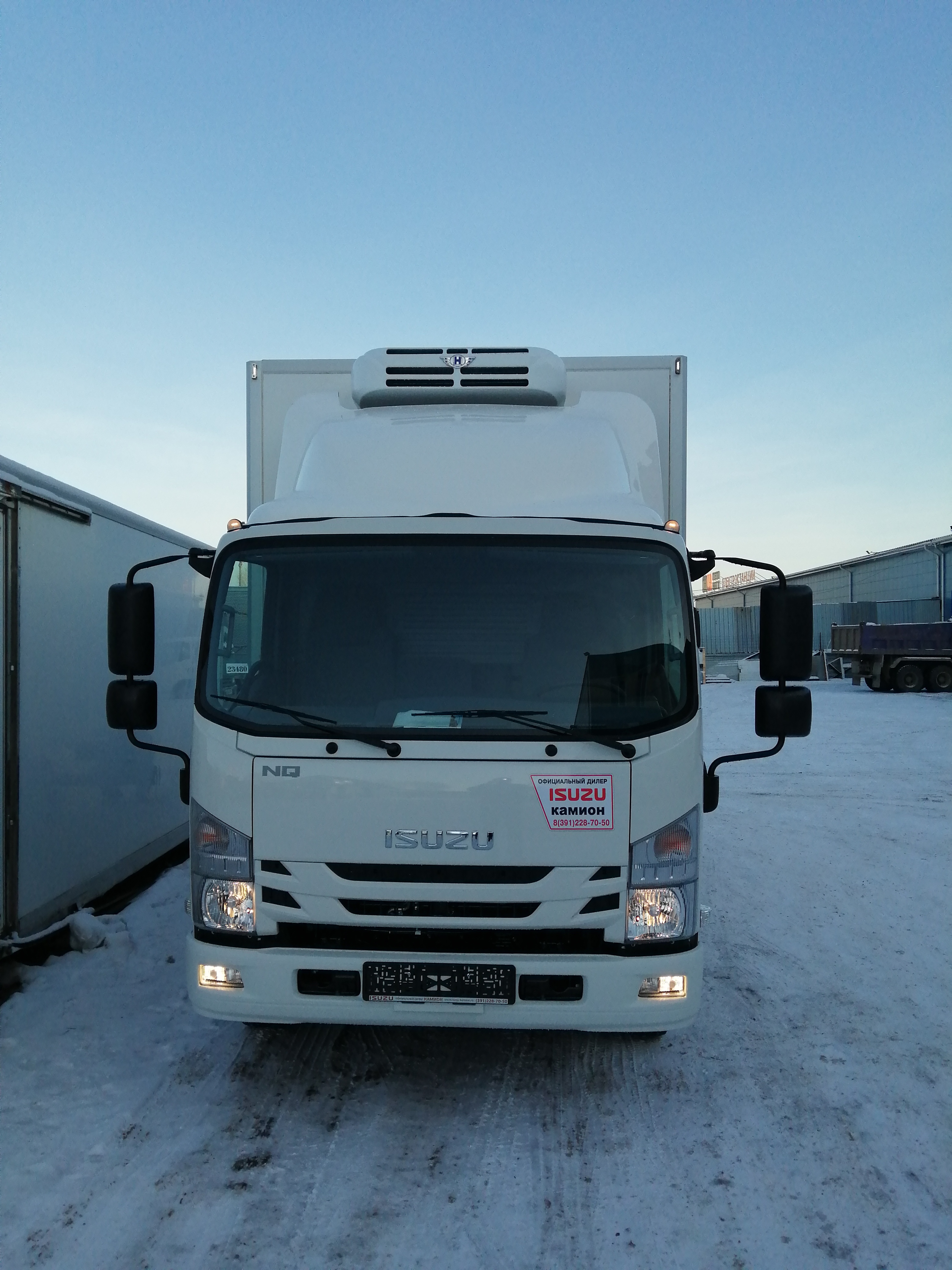 Промтоварный фургон ISUZU ELF NPR75LM