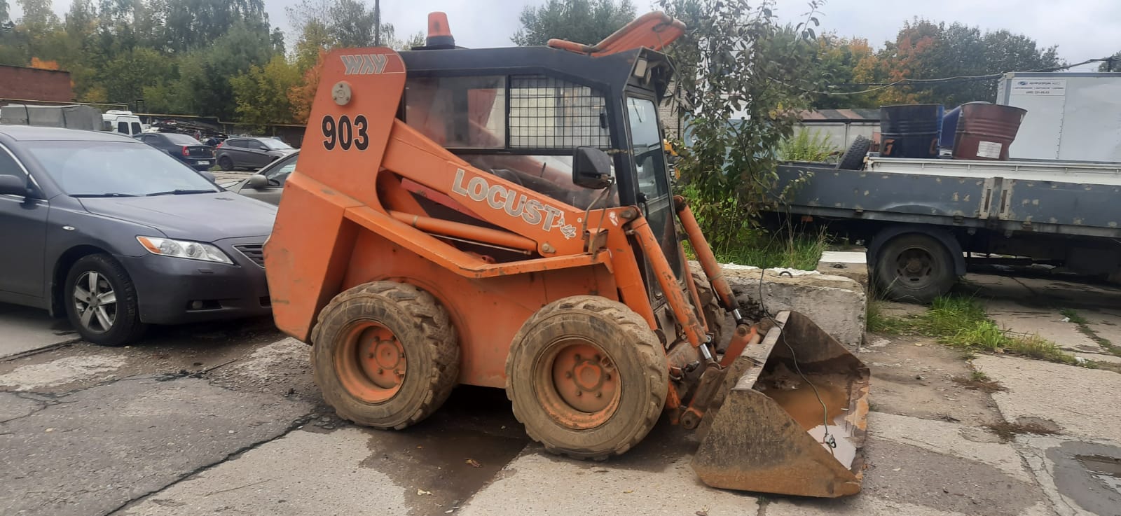 Мини-погрузчик Locust L903