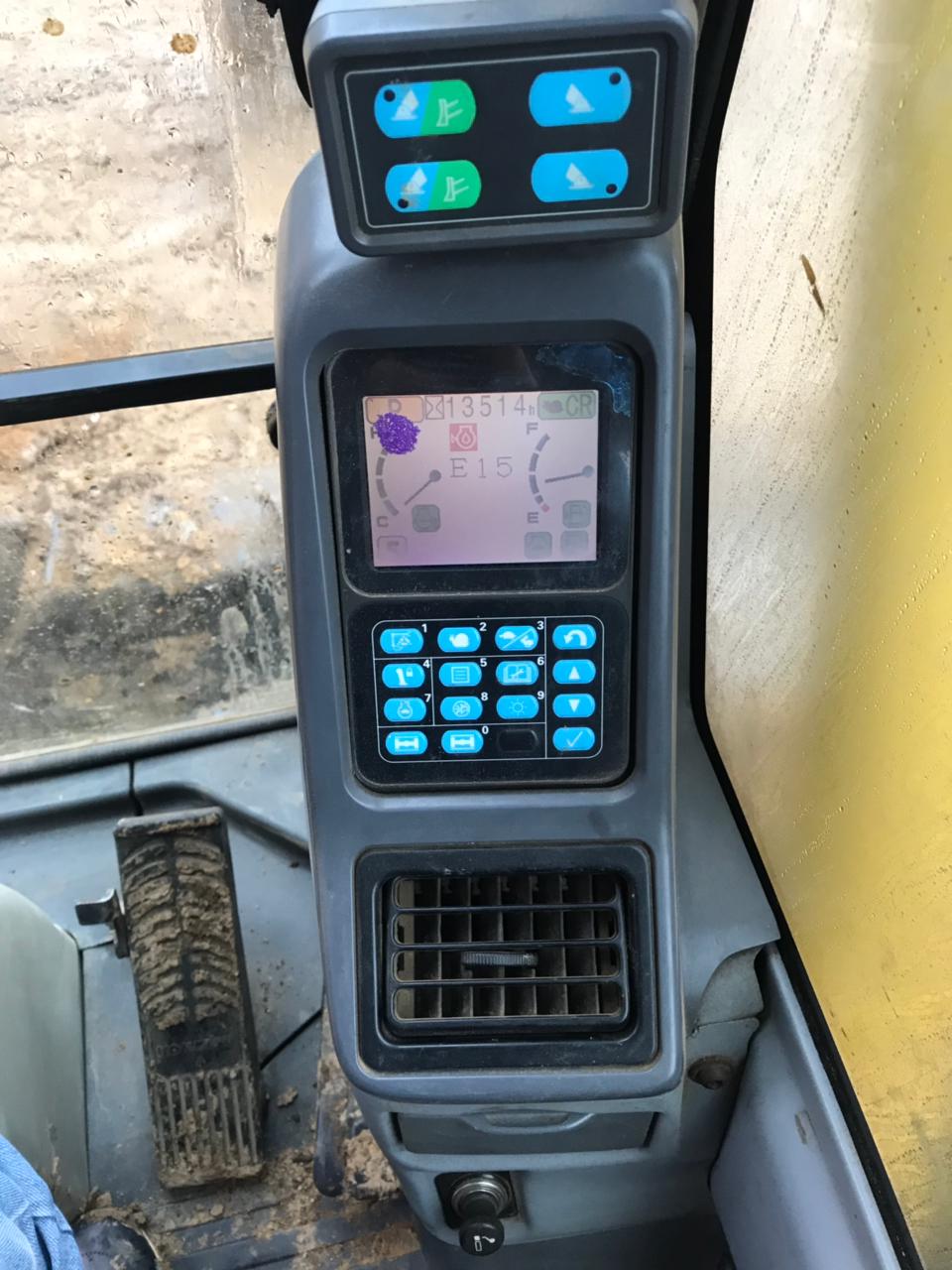 Колесный экскаватор Komatsu PW160-7EO