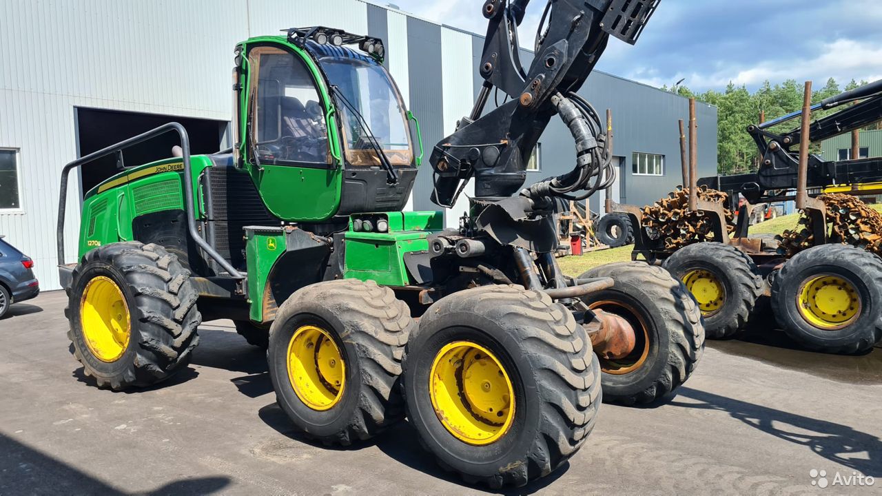 Колесный харвестер John Deere 1270E