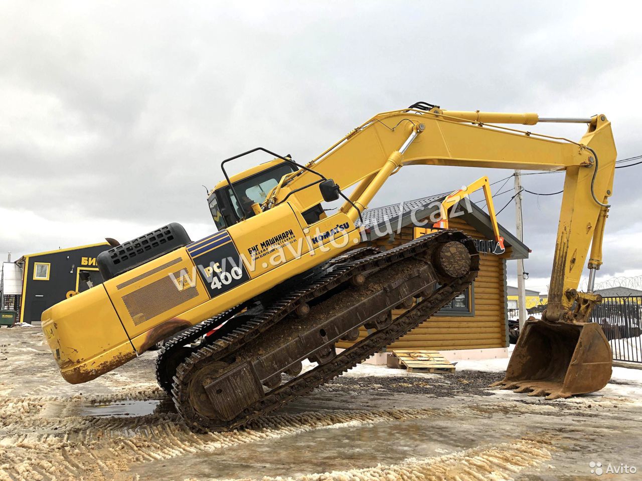 Гусеничный экскаватор Komatsu PC400-7