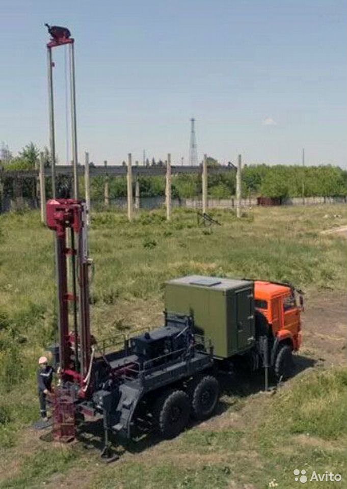 Мобильная буровая установка Геомаш ПБУ-2 с кунгом