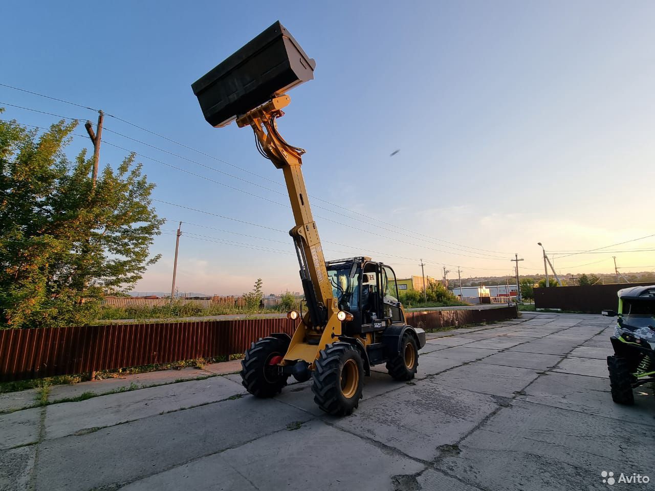 Телескопический погрузчик HZM S825T