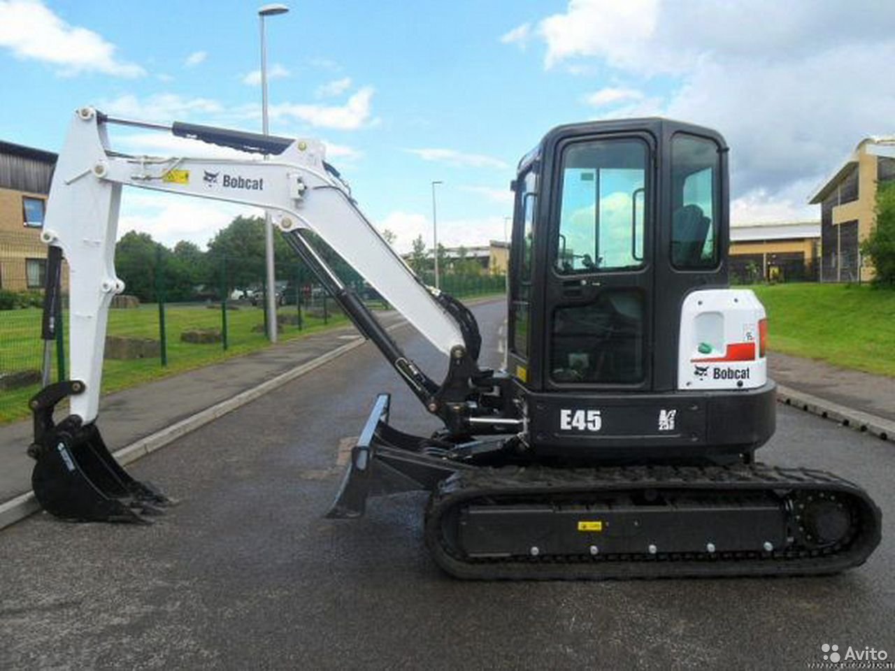 Мини-экскаватор Bobcat E45