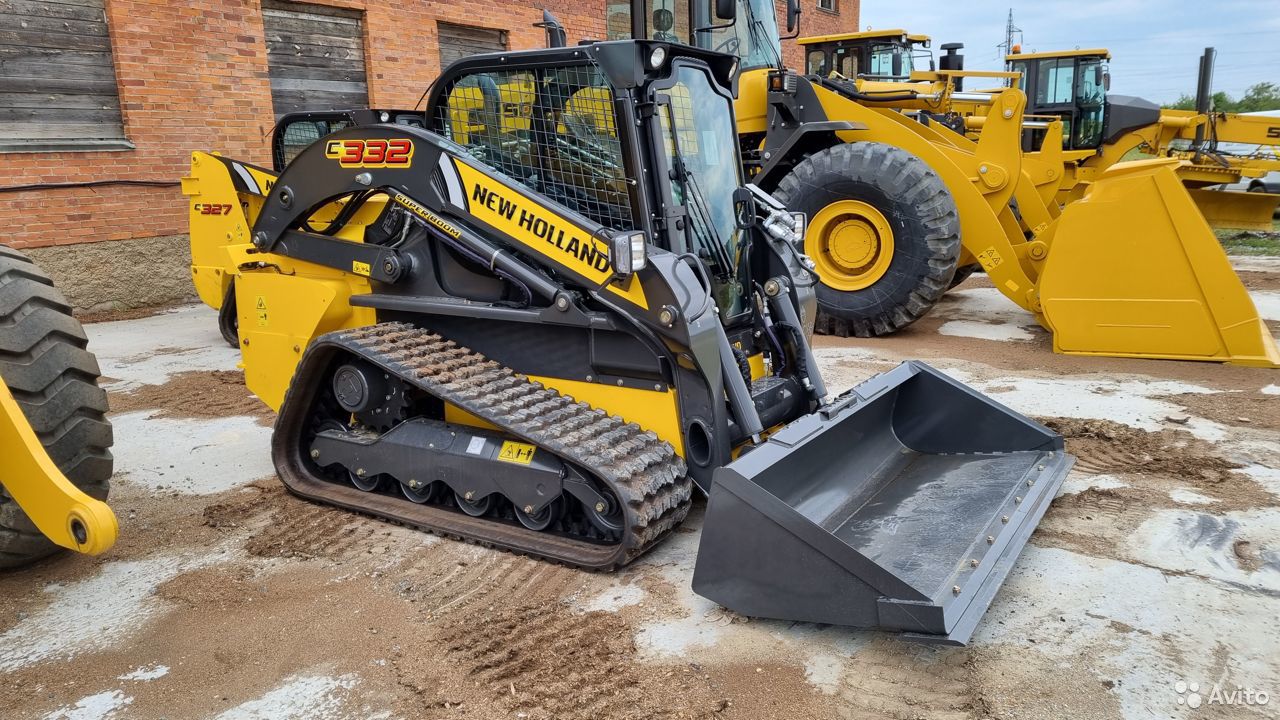 Гусеничный мини-погрузчик New Holland C332