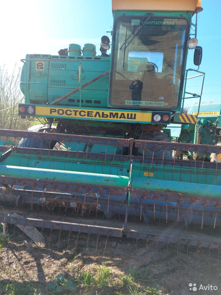 Зерноуборочный комбайн Ростсельмаш ДОН 1500Б