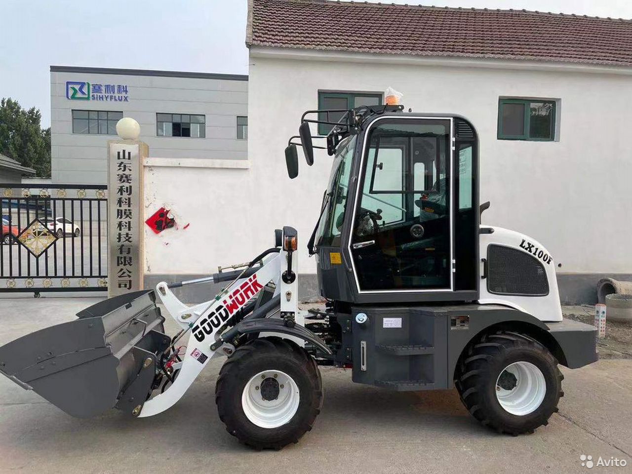 Фронтальный погрузчик GoodWork LX100F
