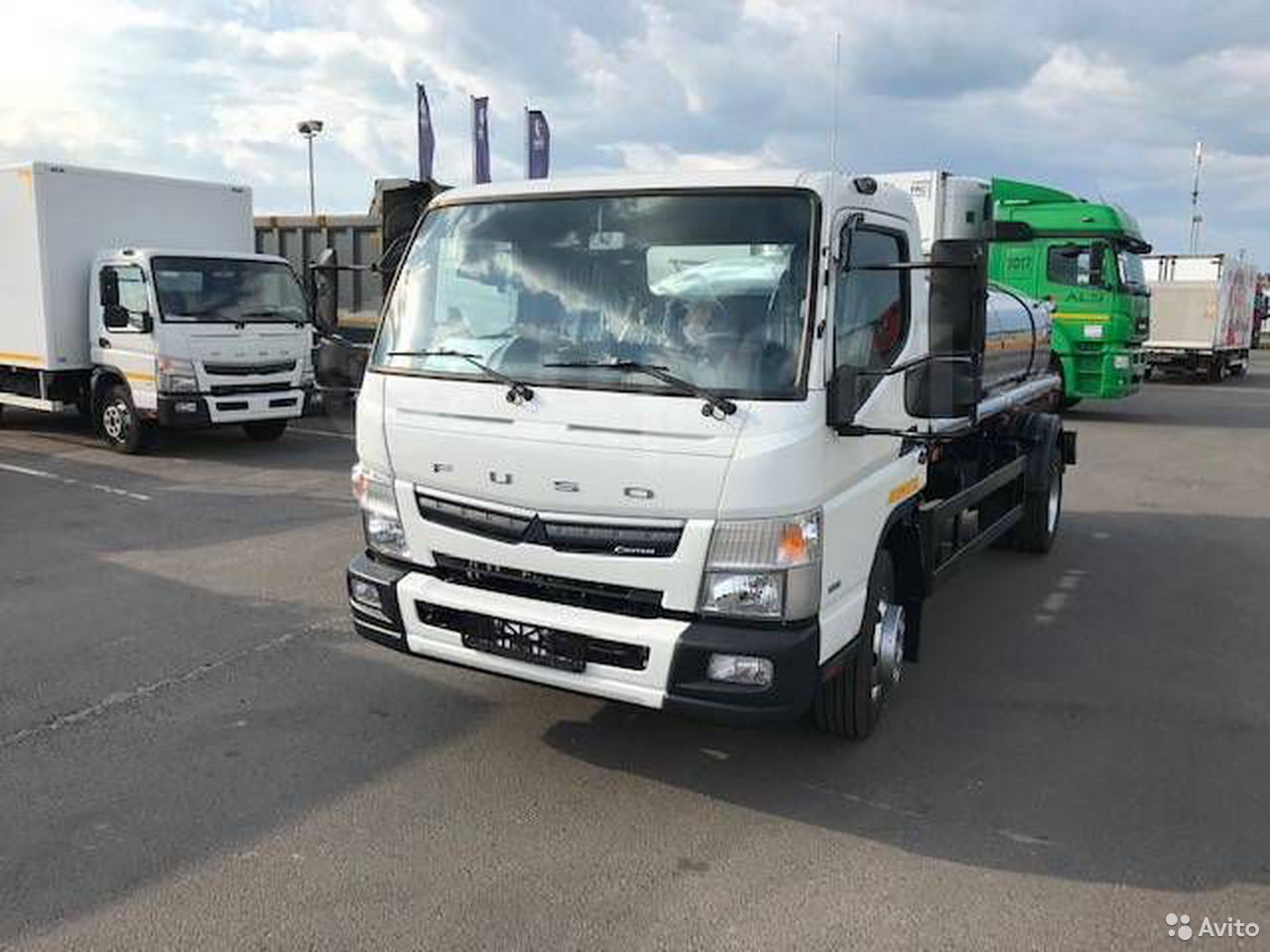 Автоцистерна Mitsubishi Fuso Canter TF молоковоз