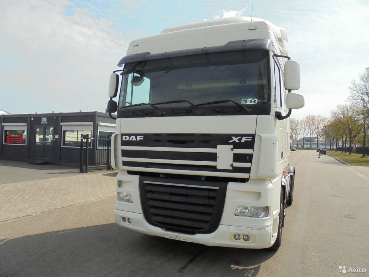 Седельный тягач DAF XF 105.460