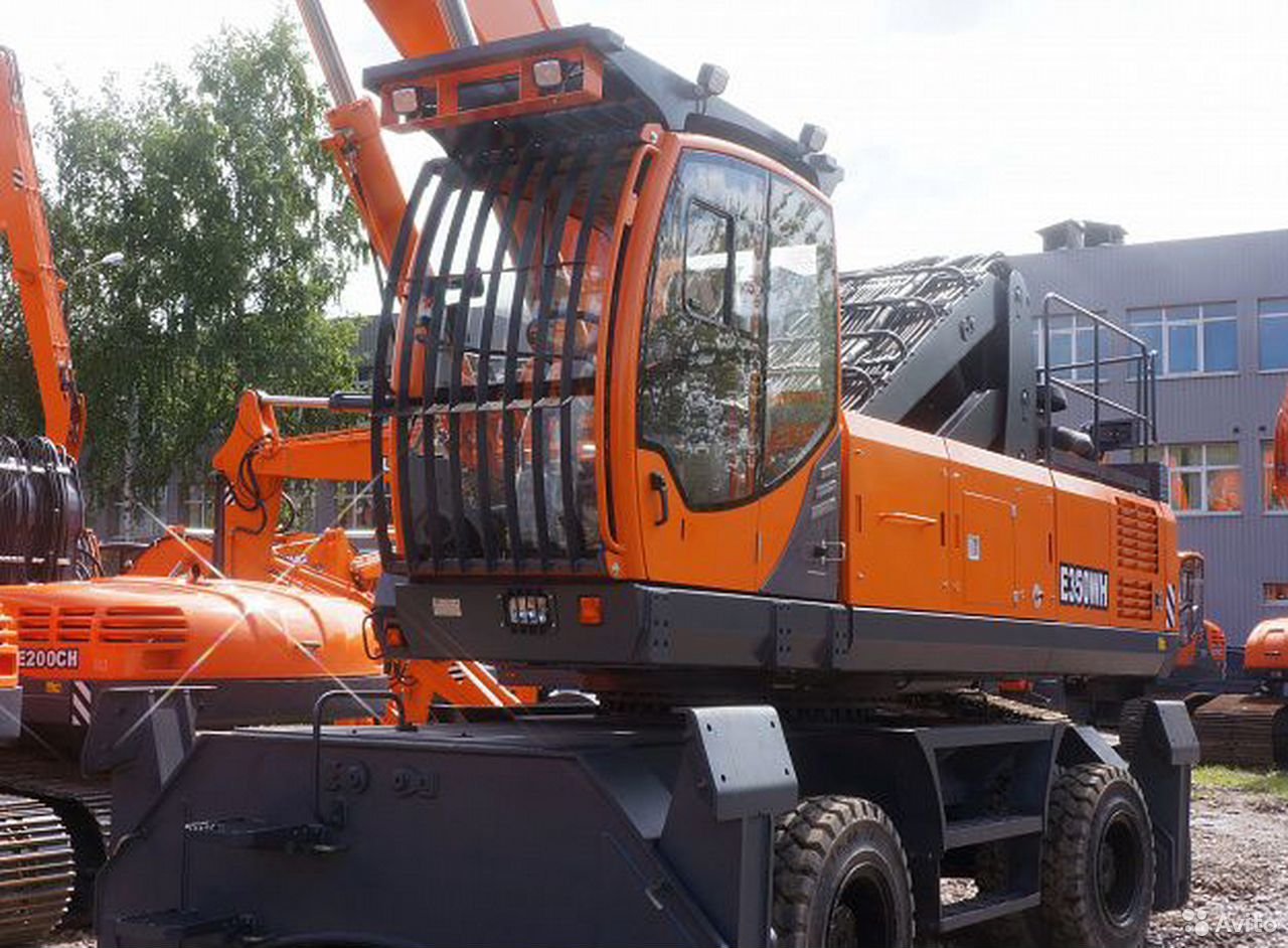 Колесный перегружатель UMG E350WH