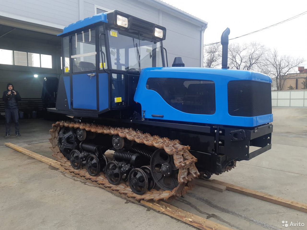 Гусеничный трактор ДТ-75