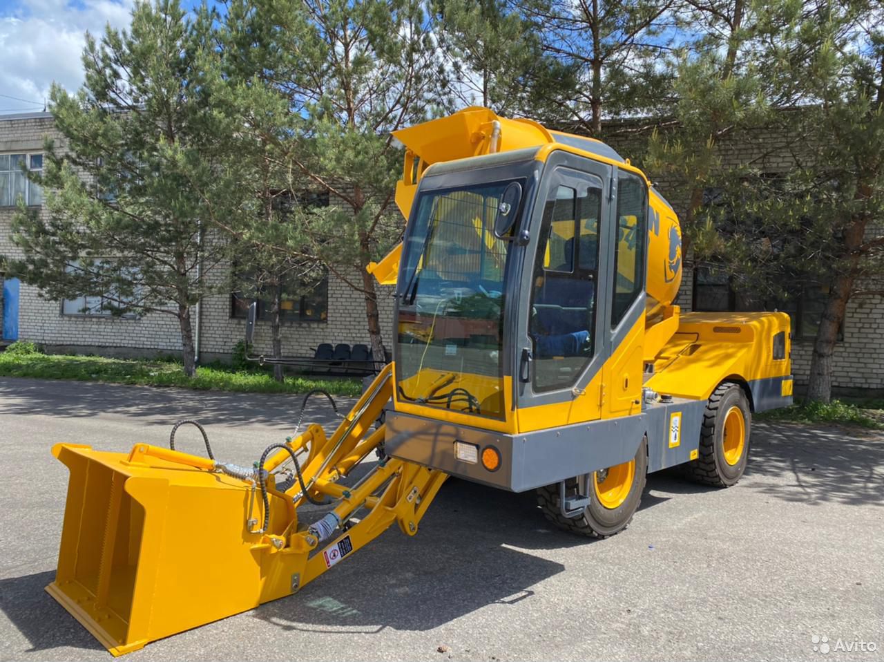 Самоходный бетоносмеситель Bizon BS35