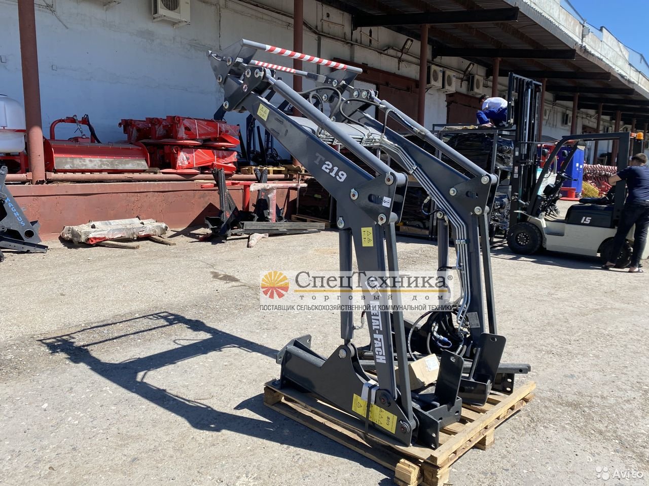 Навесной погрузчик (КУН) Metal-Fach T-219