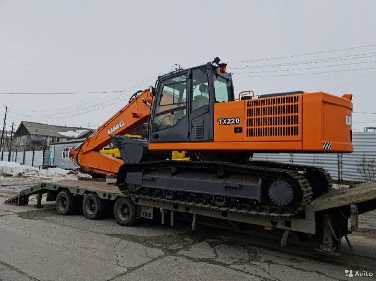 Гусеничный экскаватор UMG TX220
