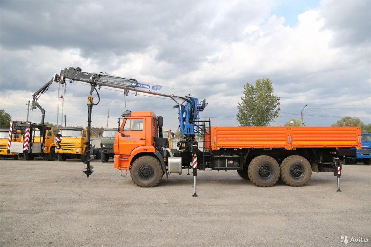 Бортовой грузовик с КМУ КамАЗ 43118 с КМУ Галичанин КМУ-150