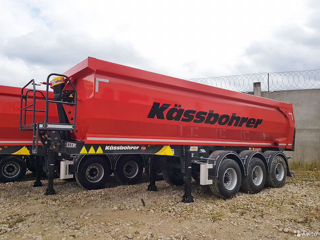 Самосвальный полуприцеп Kassbohrer DL 24 м3