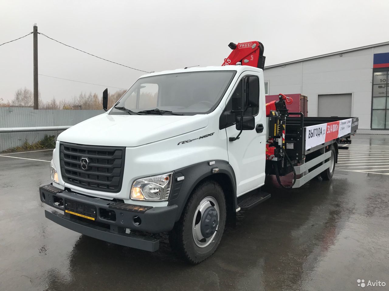Бортовой грузовик с КМУ ГАЗ ГАЗон Next С41R13 с КМУ Fassi F65