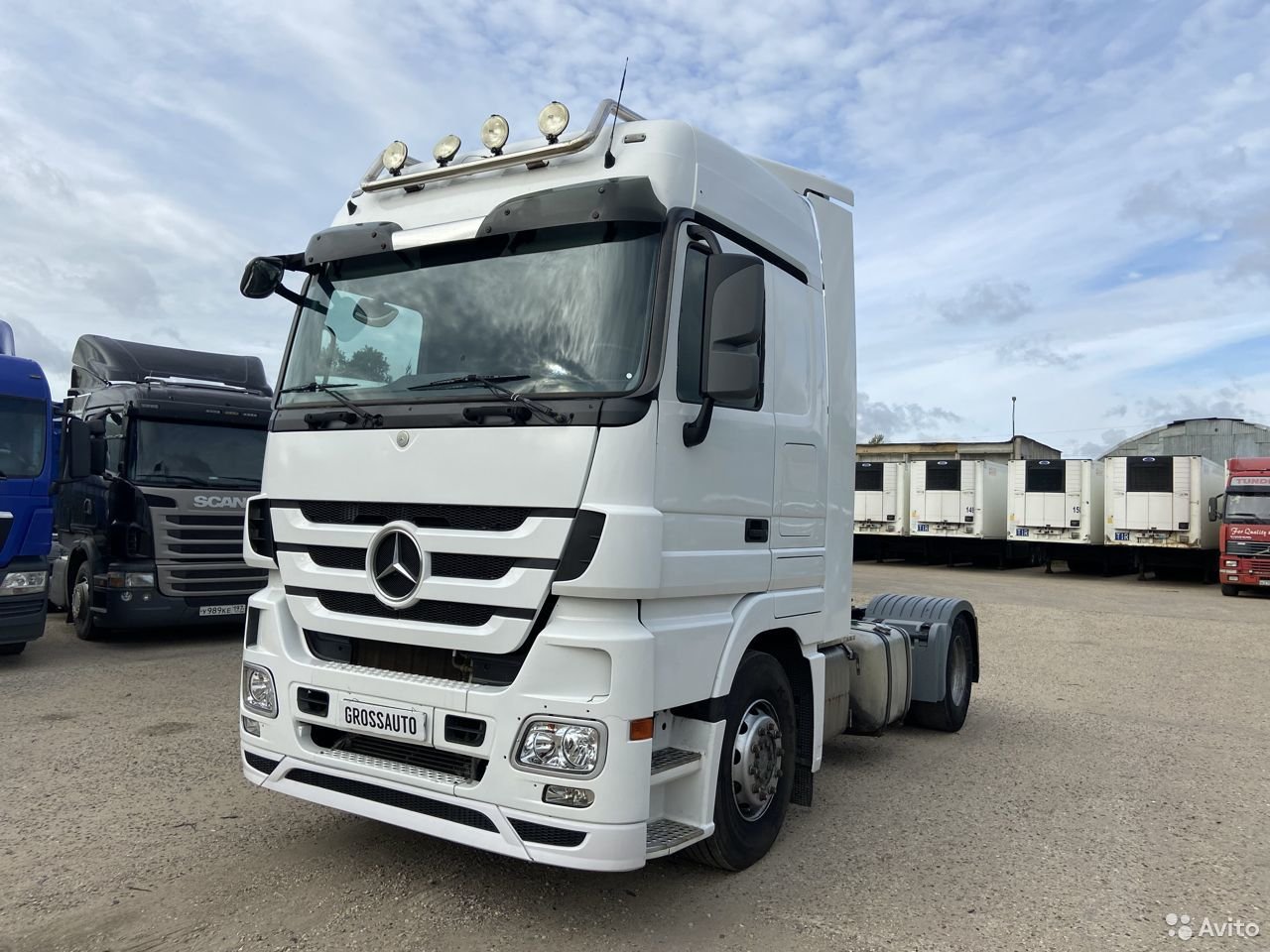 Седельный тягач Mercedes-Benz Actros 1844