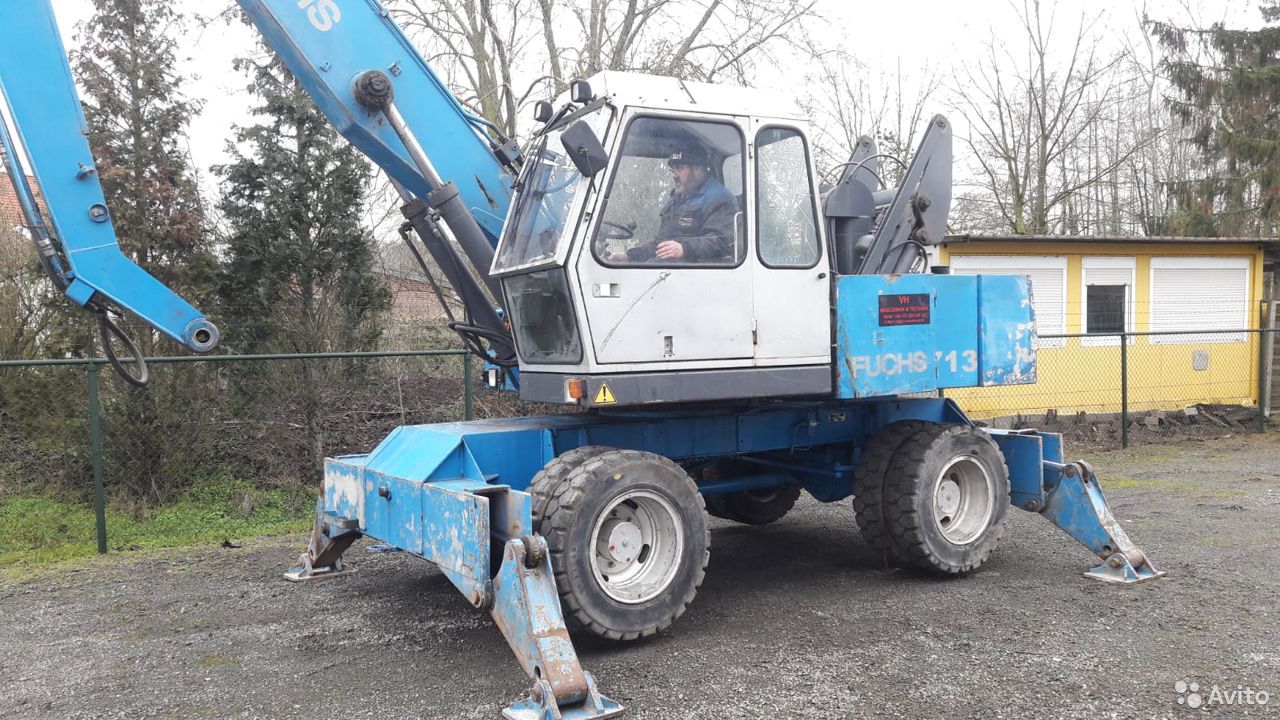 Колесный перегружатель FUCHS MHL320