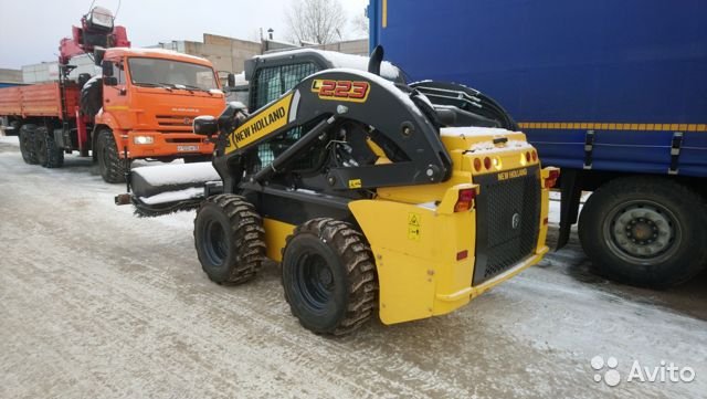 Мини-погрузчик New Holland L223