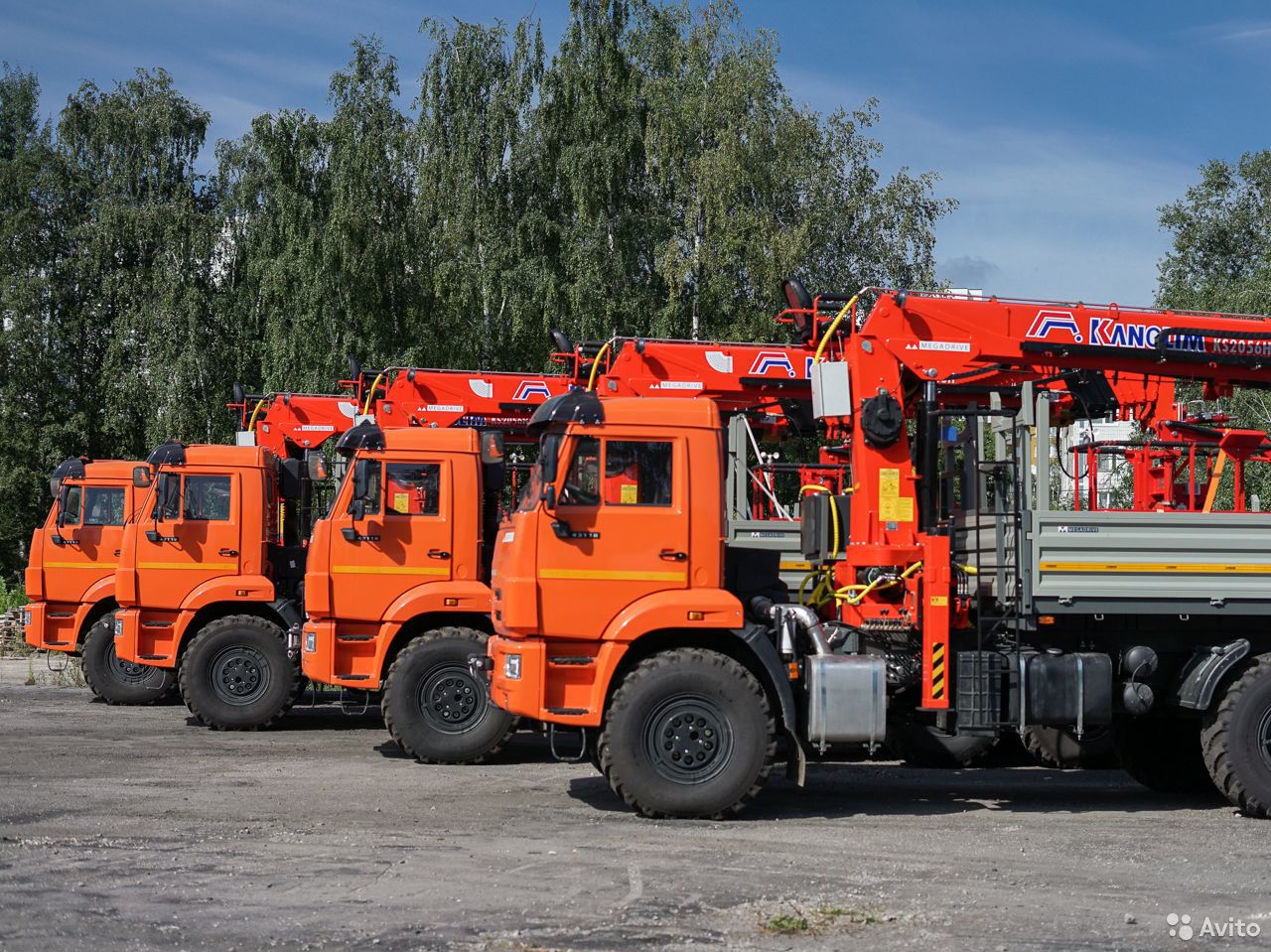 Бортовой грузовик с КМУ КамАЗ 43118-3027-50 с КМУ Kanglim KS2056