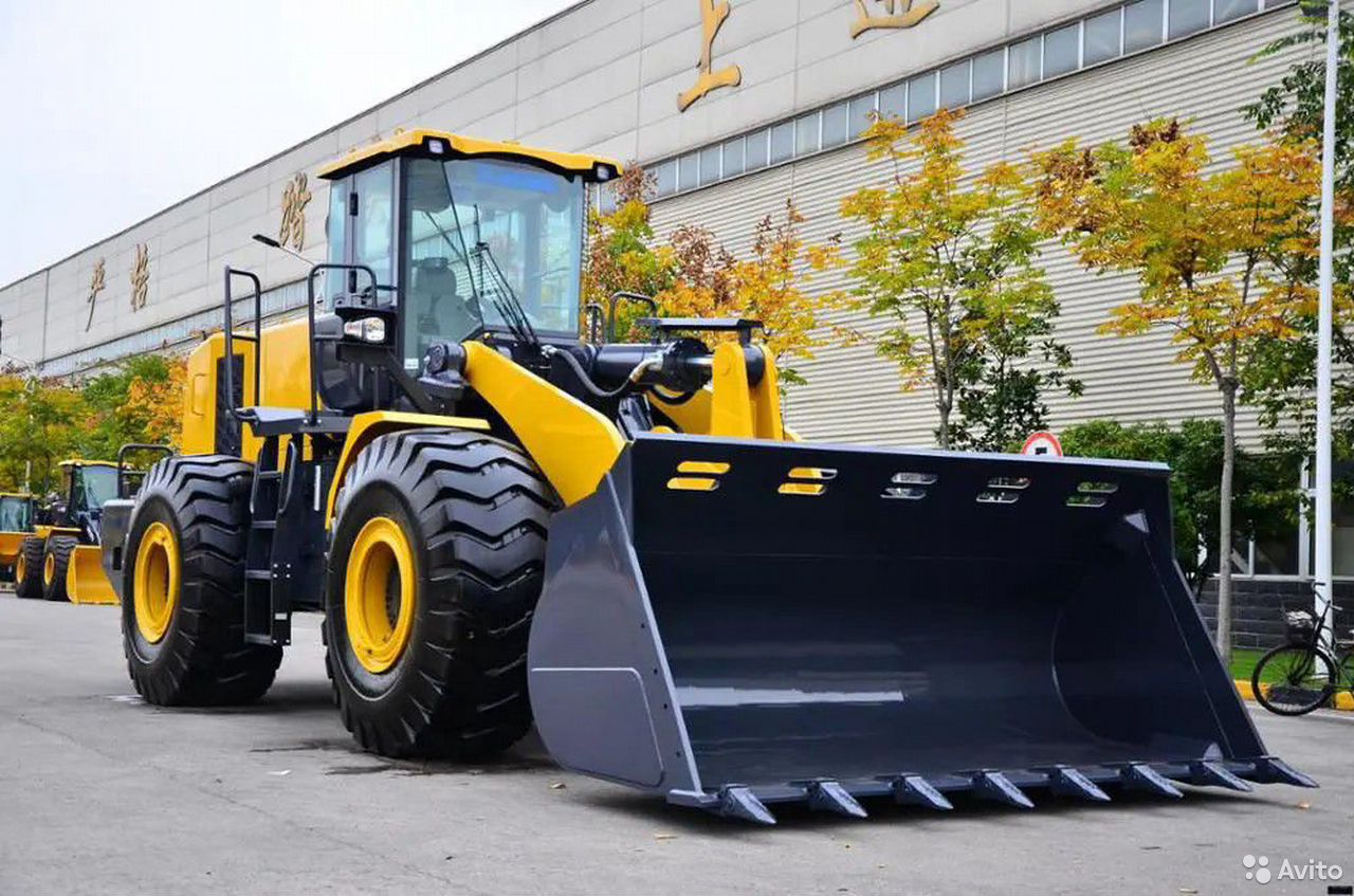 Фронтальный погрузчик XCMG LW700K