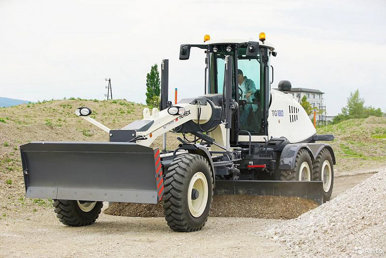 Автогрейдер UMG TG180