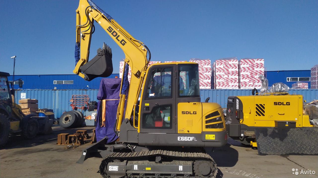 Гусеничный экскаватор SDLG LinGong E660FL