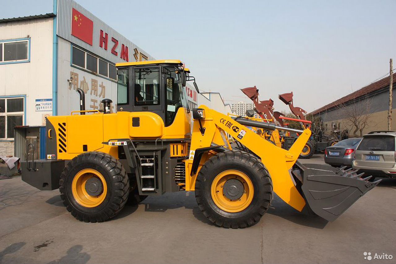 Фронтальный погрузчик Bull SL320