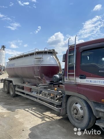 Цементовоз Isuzu