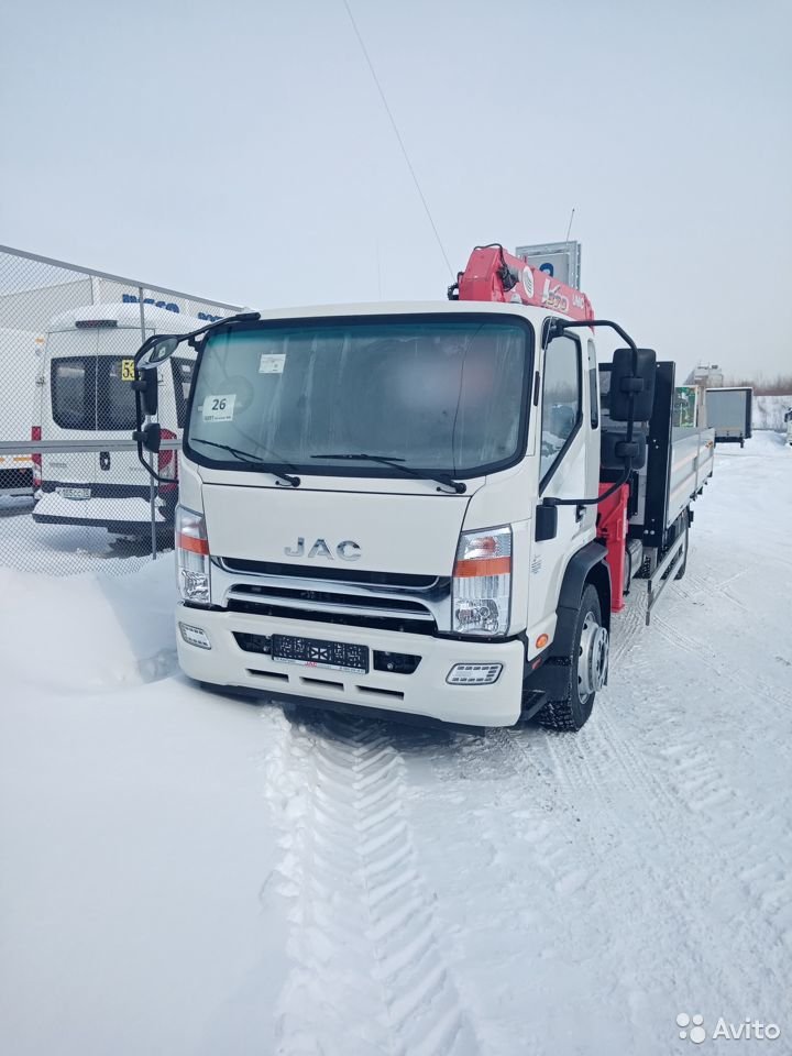 Бортовой грузовик с КМУ Jac N80 с КМУ Unic URV374