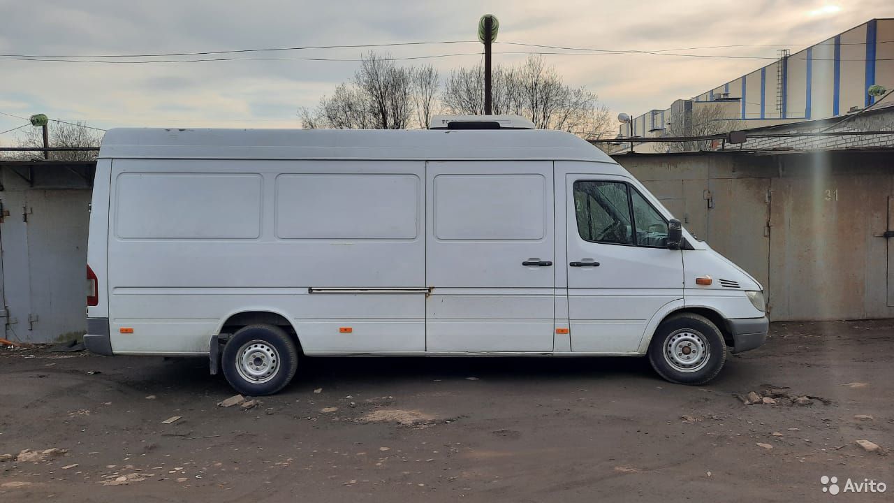 Цельнометаллический фургон Mercedes-Benz Sprinter